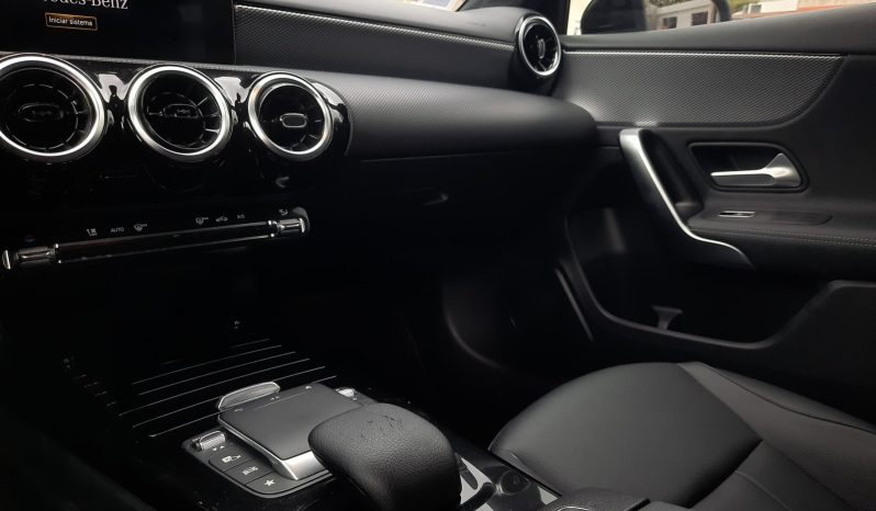 
								Mercedes A180 d Urban completo									
