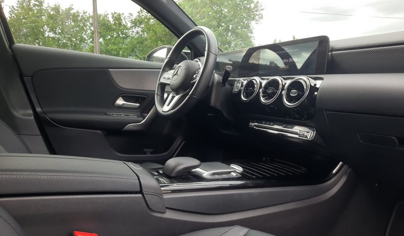
								Mercedes A180 d Urban completo									