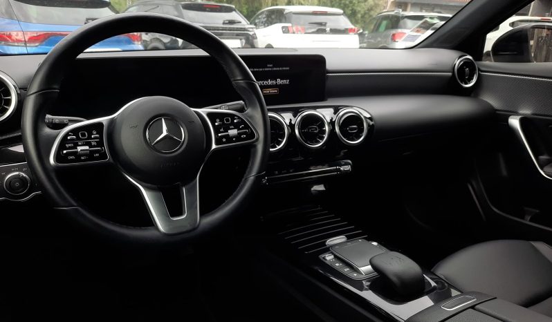 
								Mercedes A180 d Urban completo									