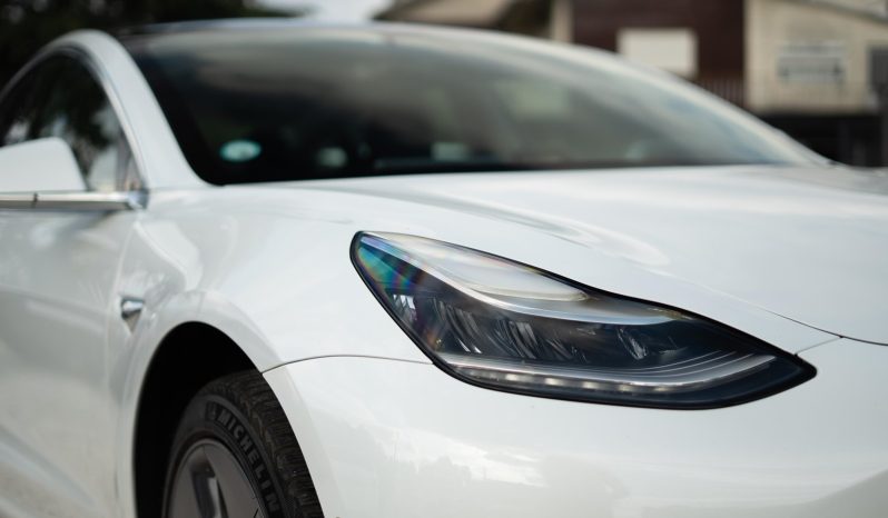 Tesla Model 3 Standard Range Plus completo