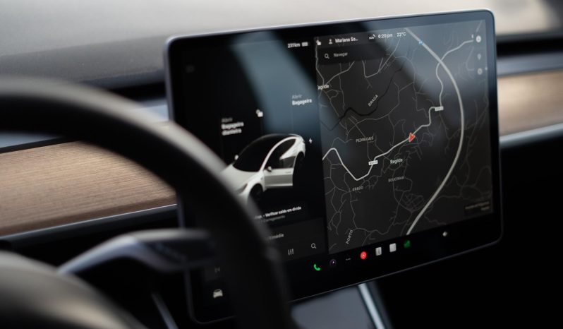 Tesla Model 3 Standard Range Plus completo
