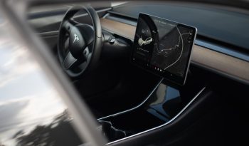 Tesla Model 3 Standard Range Plus completo