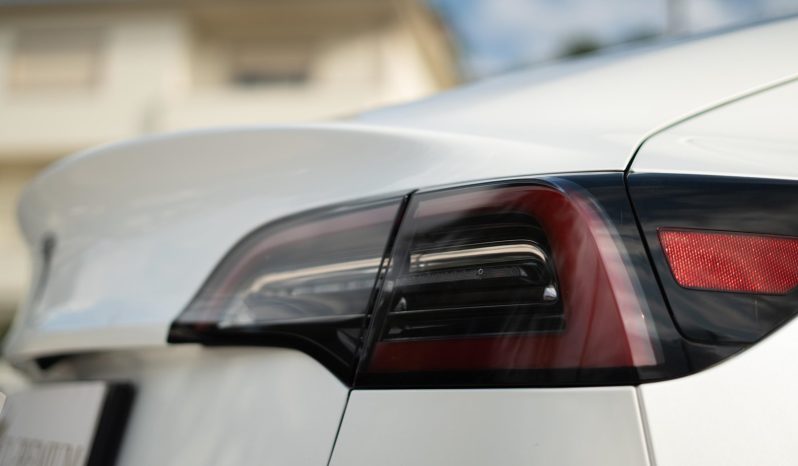 Tesla Model 3 Standard Range Plus completo