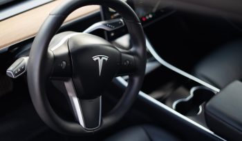 Tesla Model 3 Standard Range Plus completo