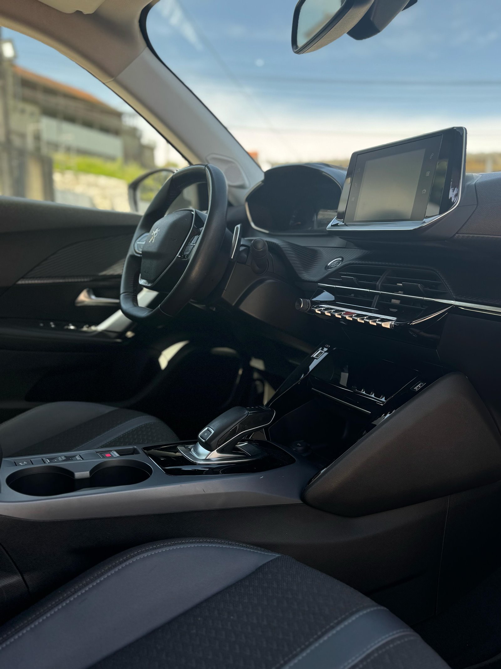 Peugeot-2008-Allure-2020-1