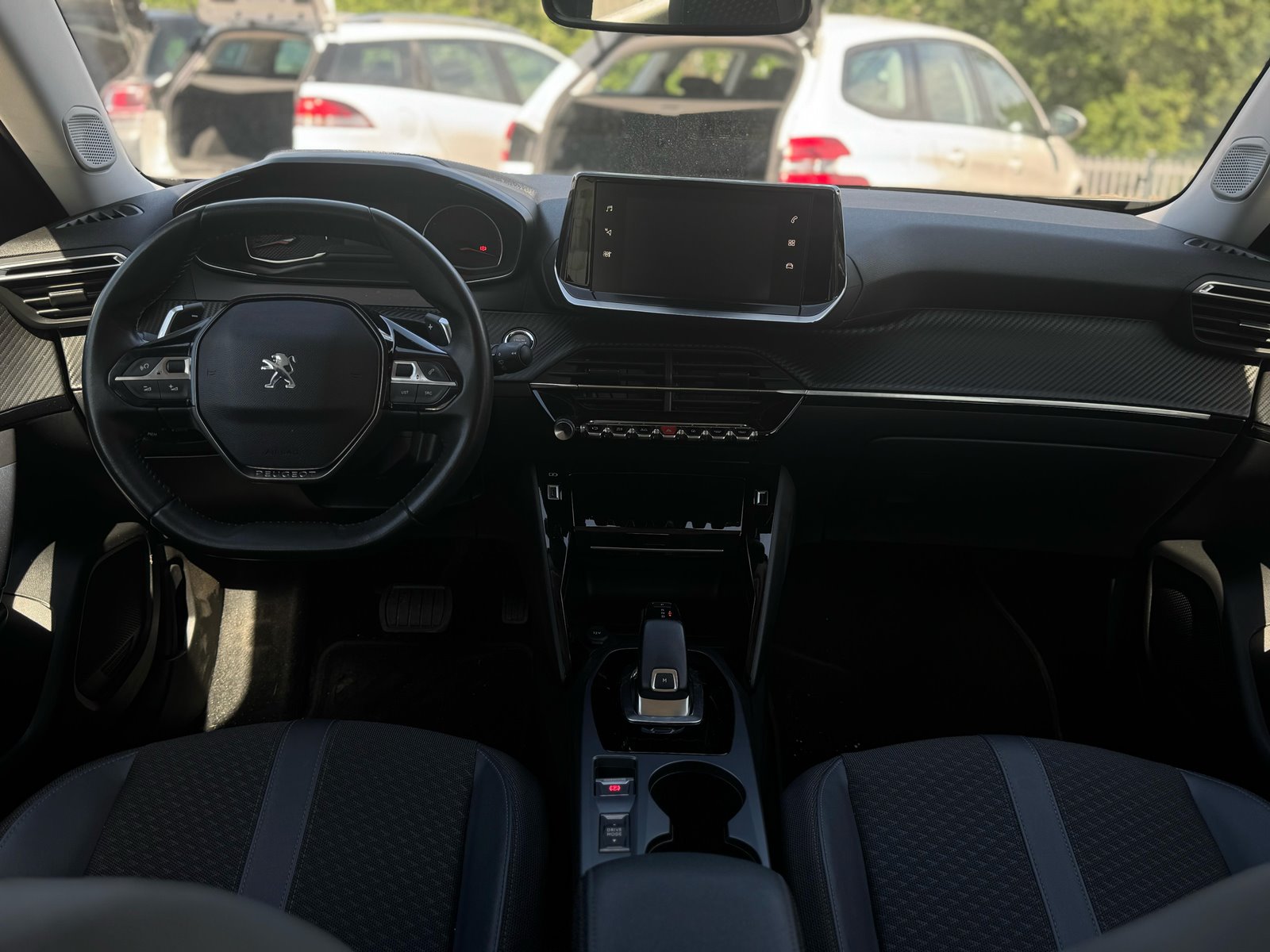 Peugeot-2008-Allure-2020-9