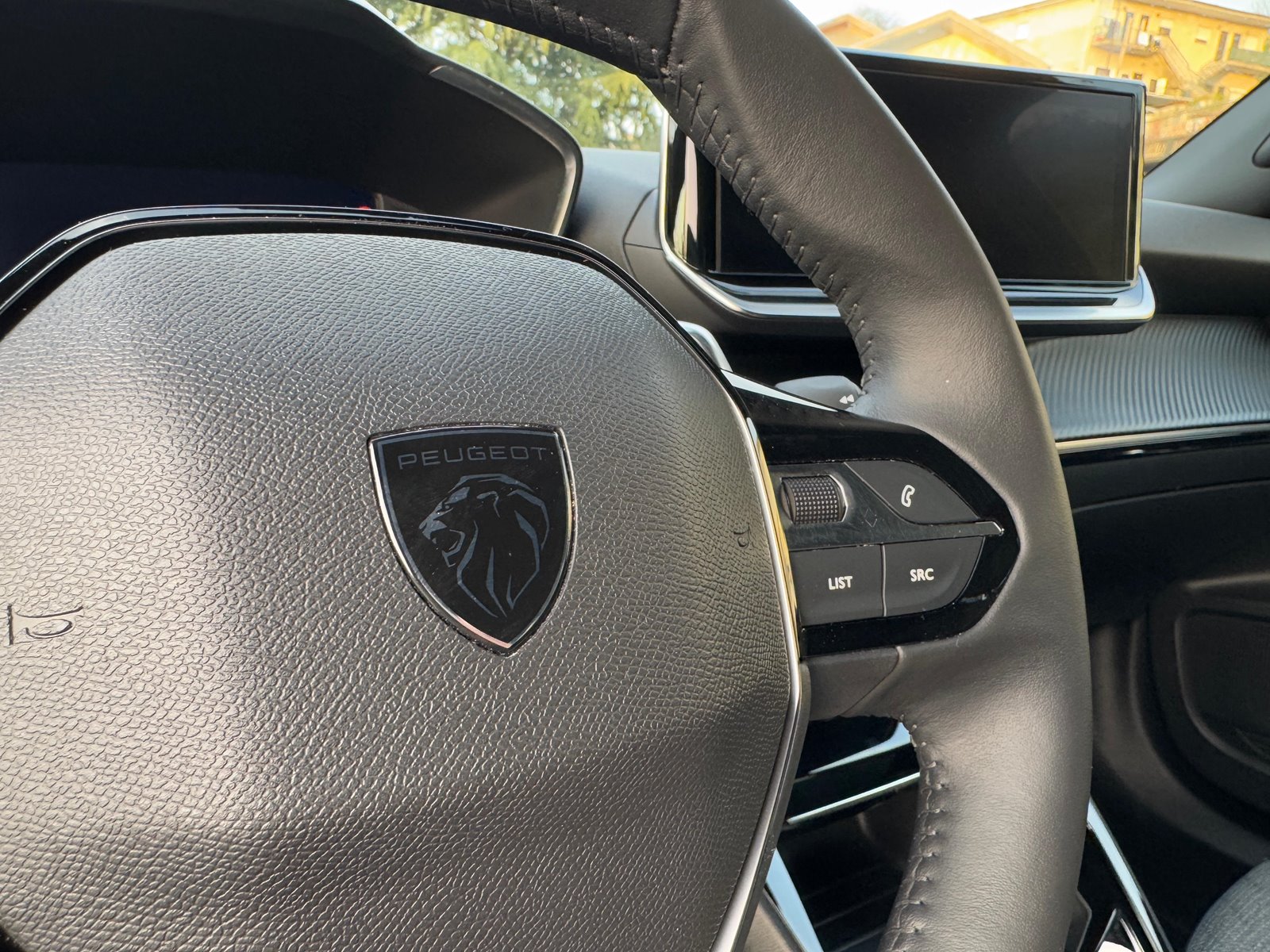 Peugeot-2008-Puretech-Allure-202323