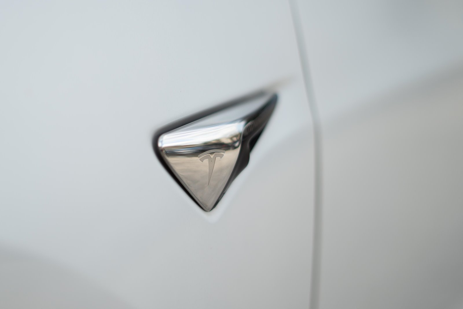 Tesla-Model-3-Standard-Range-Plus-4